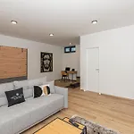 Cozy In With Wifi 斯里马