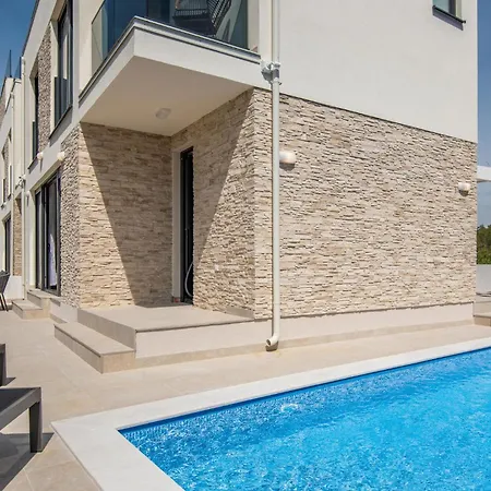 Cozy In With Wifi Srima