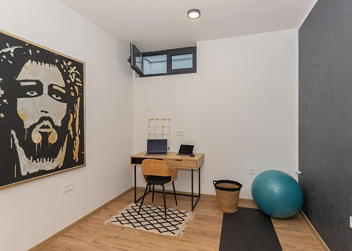 Cozy In With Wifi Srima