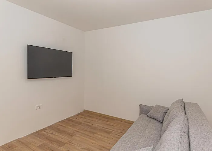 Vikendica Cozy In With Wifi Srima